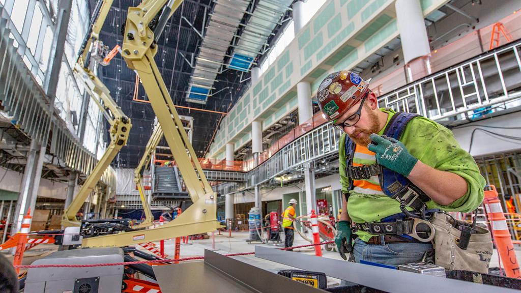 Union Craftsman works on the North Satellite Modernization project at SEA Airport, October 2018